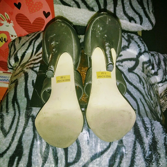 Sexy silver Heels - Picture 6 of 6